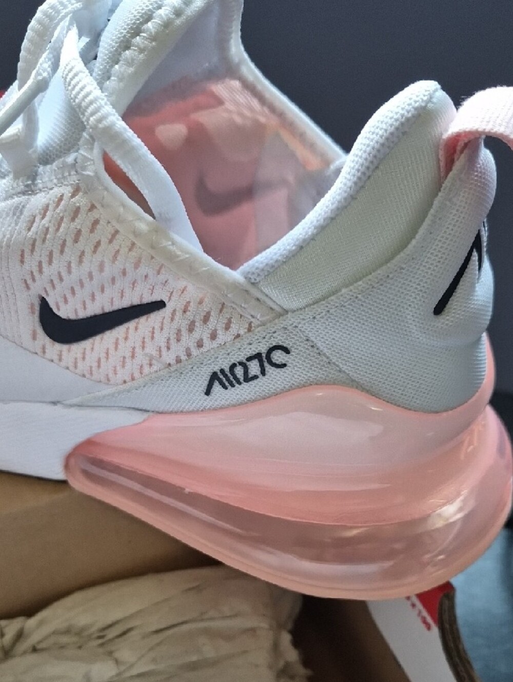 Nike Women’s Moto 2K Air270 White Sneakers with Pink Air Heel - Picture 10 of 12